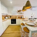 Le Bali, Exceptionnel P3 Avec Piscine A 2 Min Des Plages , Parking, Wifi Et Climatisation Διαμέρισμα *